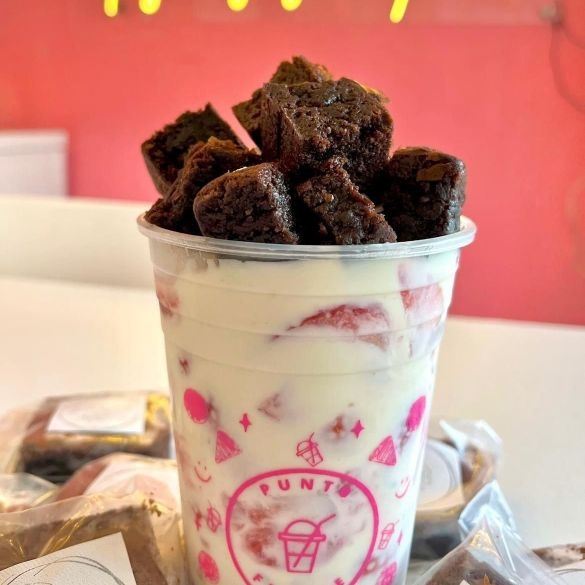Fresas con Crema 14oz y Brownie