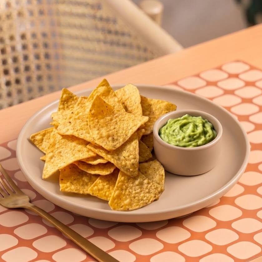 Nachos y Guacamole Bowl