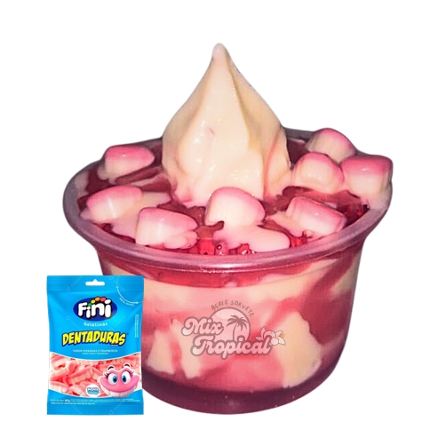 Desfrute do nosso 'Fini Dentadura', Uma obra-prima da categoria 'Super Fini'. Este prato é uma combinação fasnante e irresistível de um cremoso sorvete de baunilha, conhecido por sua textura suave e sabor encantador, com o famoso e amado Fini de Dentadura.  complementa perfeitamente o frescor do sorvete, resultando em uma sobremesa perfeitamente equilibrada e deliciosa.  Uma tentação tropical que derrete na boca, proporcionando uma explosão de sabores inigualáveis. Experimente e apaixone-se!