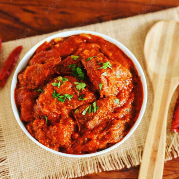 Filet de namorado mergulhado no molho bem picante de tomates, cebola e especiarias. Serve duas pessoas.