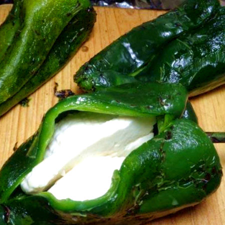 CHILE RELLENO DE QUESO FRESCO