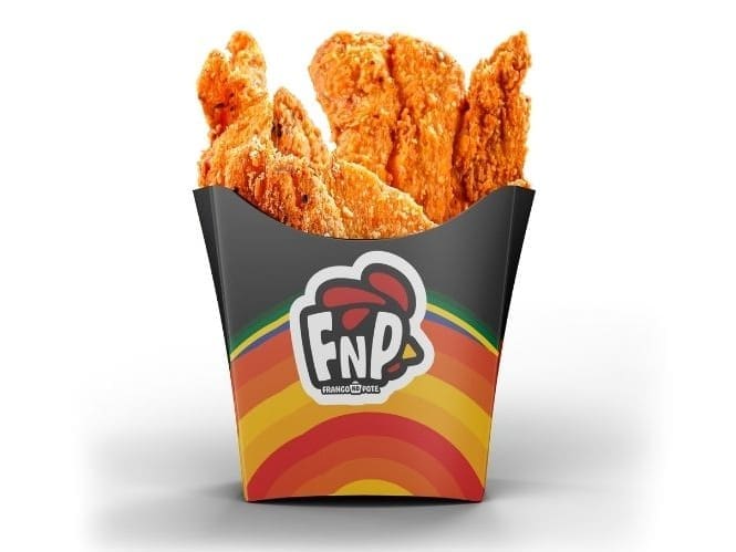 Desperte seus sentidos com deliciosas 3 tirinhas de bacon crocantes e perfeitamente empanadas. Uma explosão de sabor em cada pedaço, garantindo uma experiência gastronômica única.