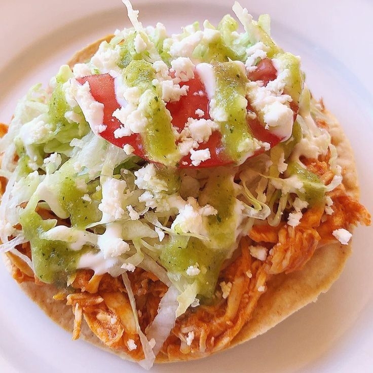 Tostadas de Tinga de Pollo