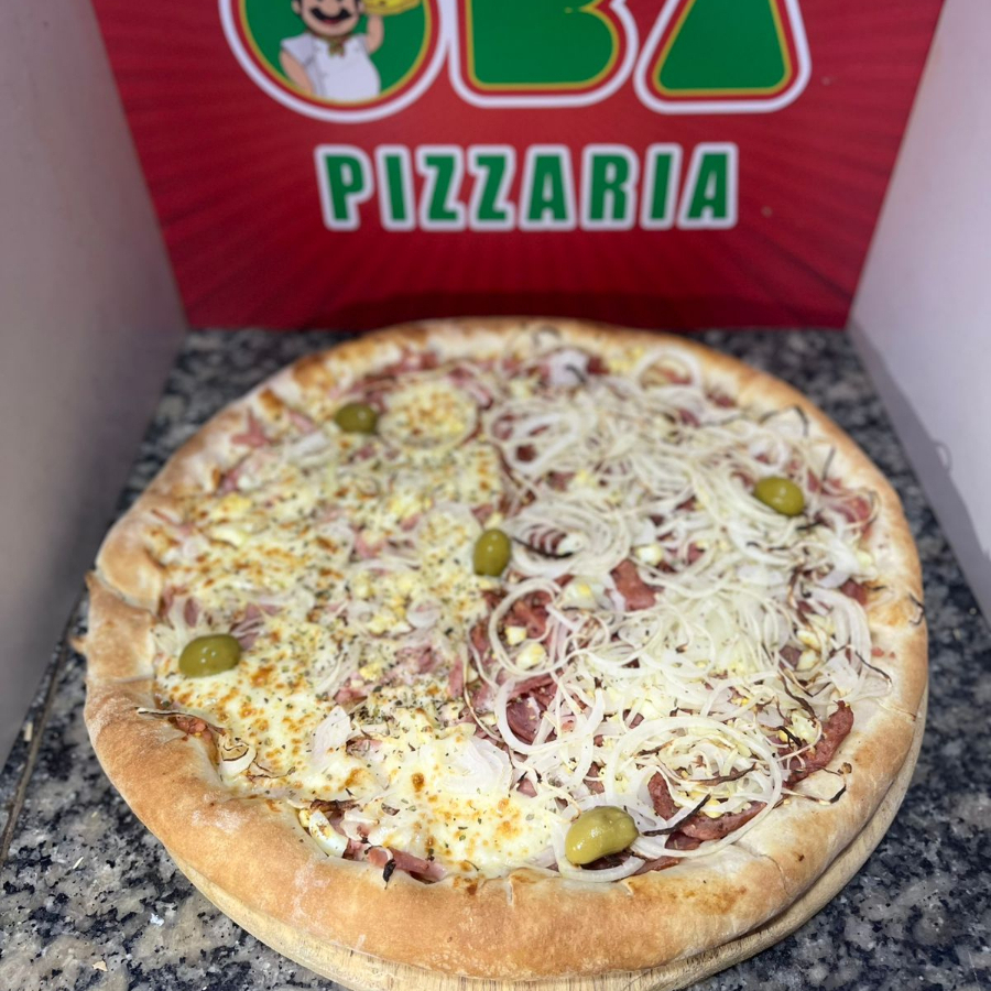 Calabresa moída, ovo, cebola e pimenta.