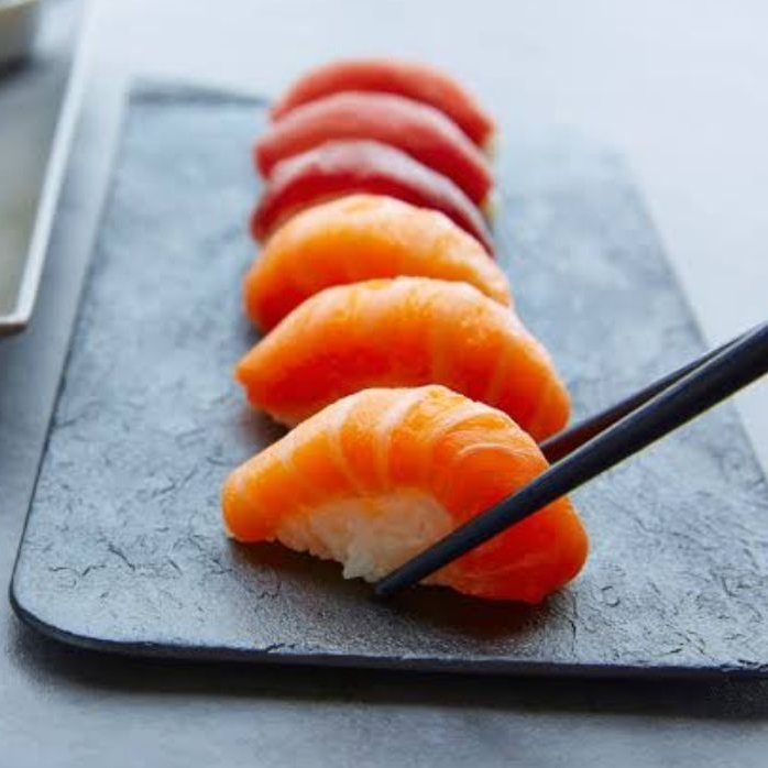 Lamina de Salmão, e Arroz Japonês ao Molho do Chef