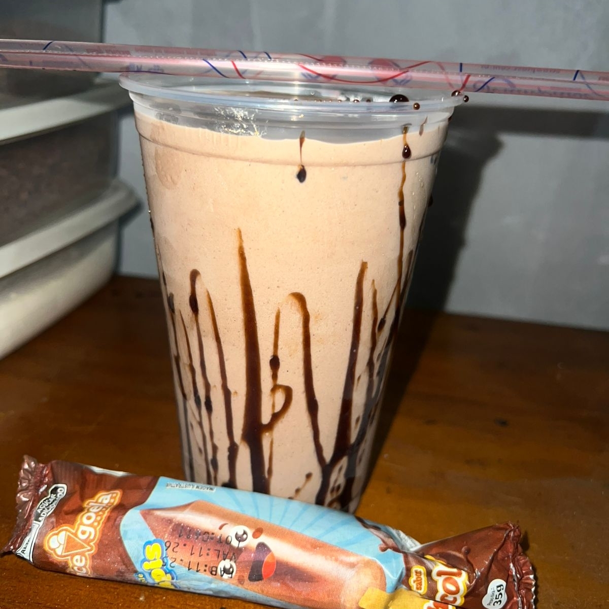 Sorvete de creme, chocolate Alpino e vodka