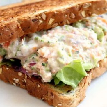 Sandwiches Atún con Ensalada Rusa