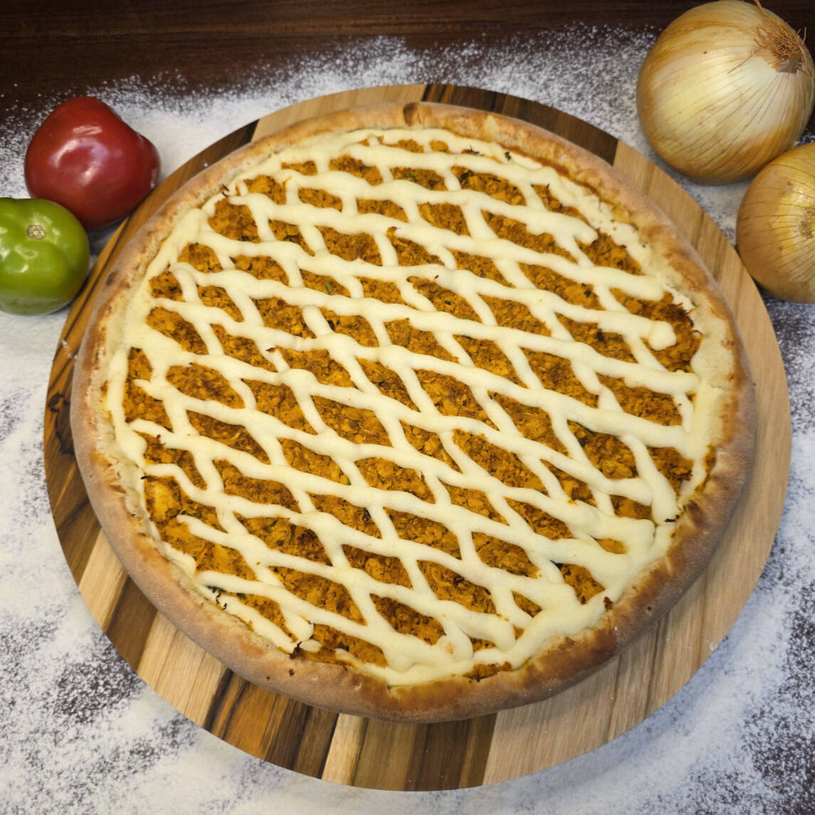 A combinação clássica, muito bem servida. Com frango temperado e catupiry.