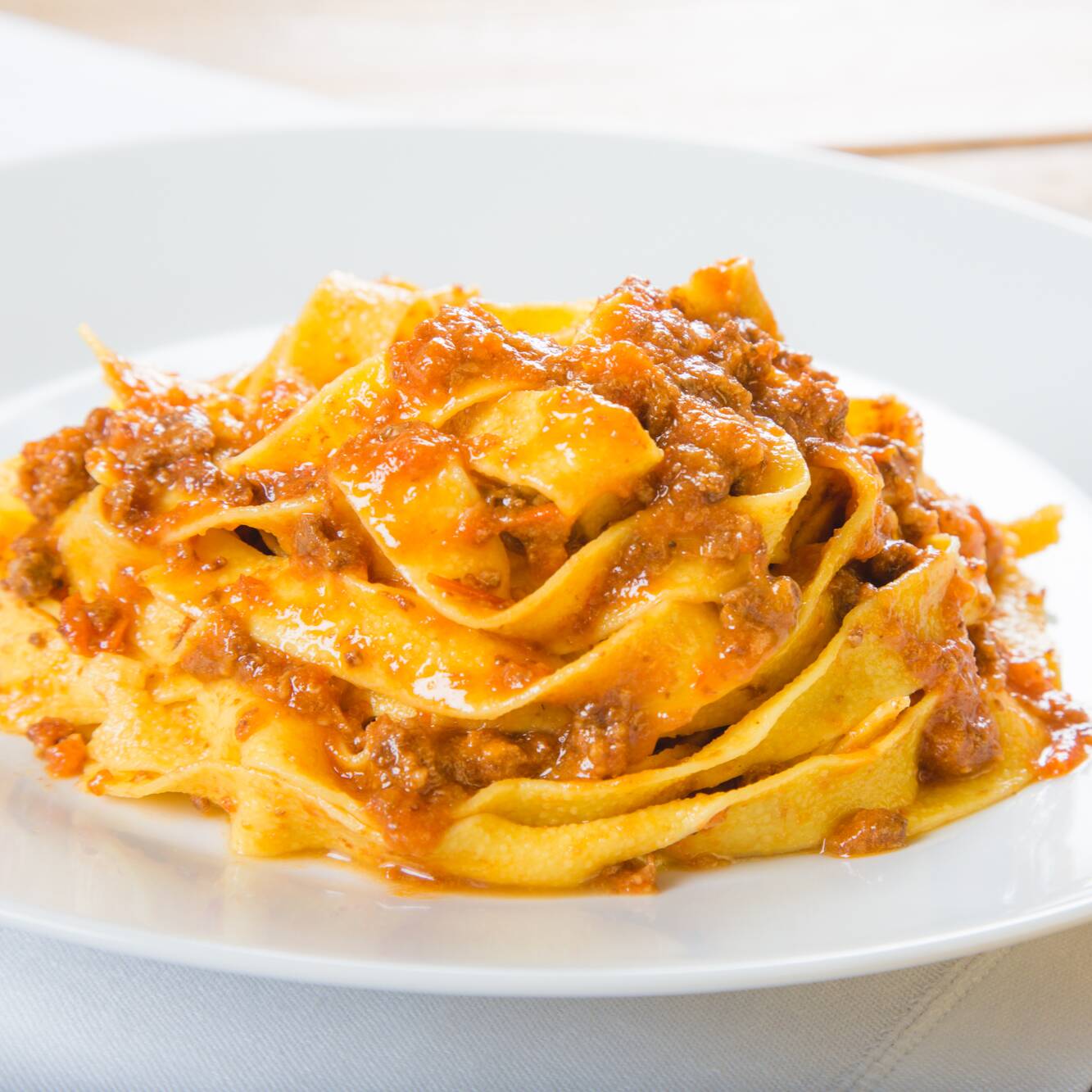 Massa fresca feita em casa com farinha importada e sêmola de grano duro. Escolha seu molho e personalize com os ingredientes da sua preferencia.