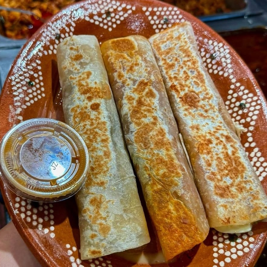 Burrito de Mole con Pollo