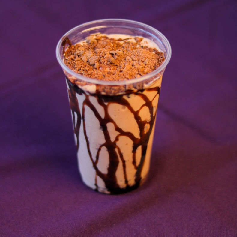 Feito com creme americano especial, nosso Milk Shake mantém a consistência cremosa e encorpada por mais tempo, ele chega na sua casa e continua gelado, saboroso e com textura ideal sem ficar aguado. Peça já e aproveite!