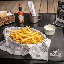 300 g de batatas palito crocantes perfeitas para acompanhar qualquer prato.