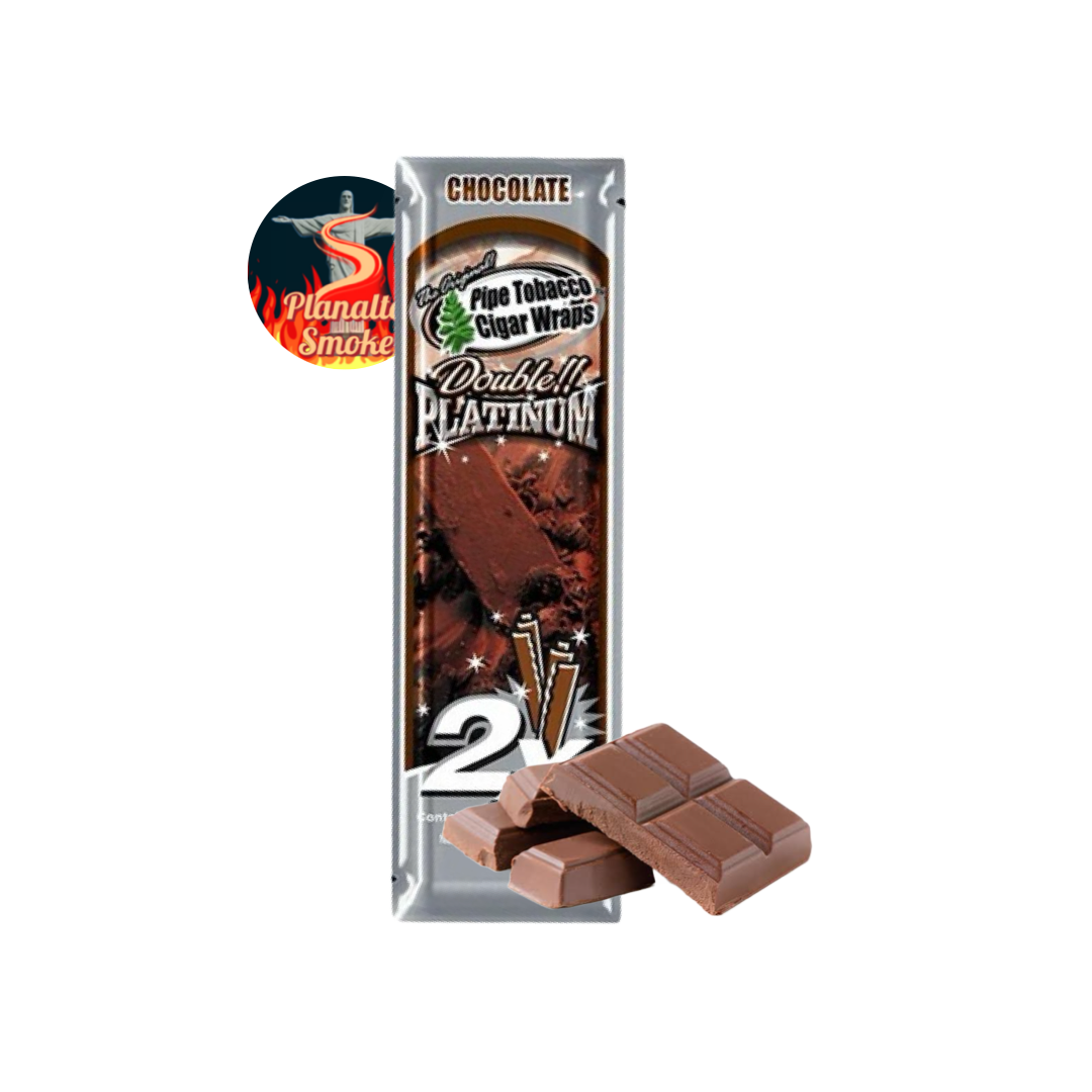 Que tal um aroma diferenciado para encobrir o cheiro característico e garantir um toque levemente adocicado na sua sessão? É isso que a Blunt Wrap Double Platinum Chocolate oferece a você. O aroma suave e doce de chocolate faz toda diferença na hora, passando uma sensação sutil de cremosidade para que deixar aquele gostinho de quero mais e um cheiro convidativo até mesmo para aqueles que estão ao redor. Se você gosta de inovar na hora e não dispensa novas experiências, essa é a blunt certa para te acompanhar.  O envelope de Blunt Wrap Chocolate chega para você com 2 folhas de tamanho king size perfeitas para enrolar mais longo. Isso permite que você tenha uma sessão que realmente demora a terminar, pois além do tamanho, o papel também conta com uma combustão super lenta, ficando mais tempo acesa que qualquer seda convencional.