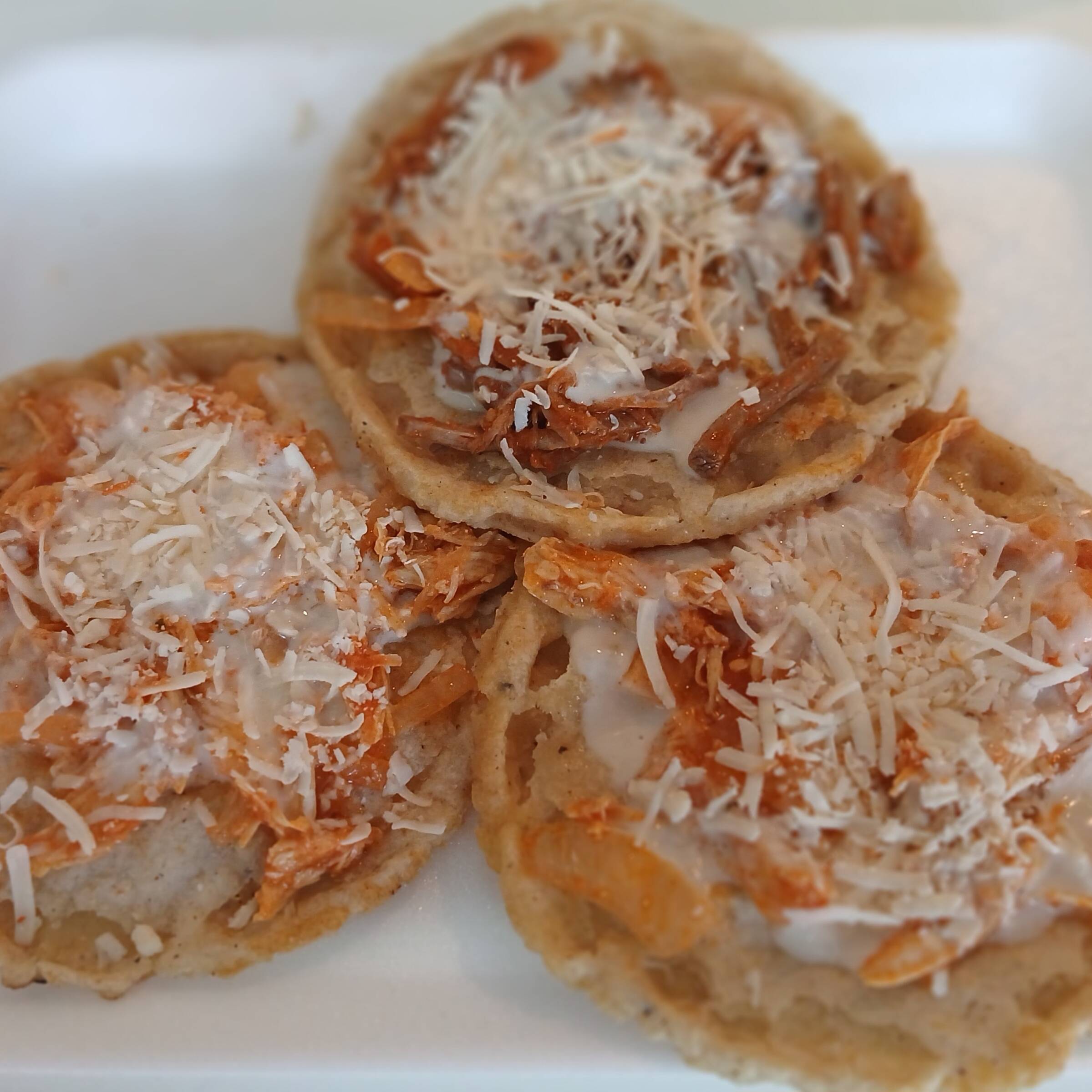 Sopes preparados (orden de 3) res,pollo o prensado