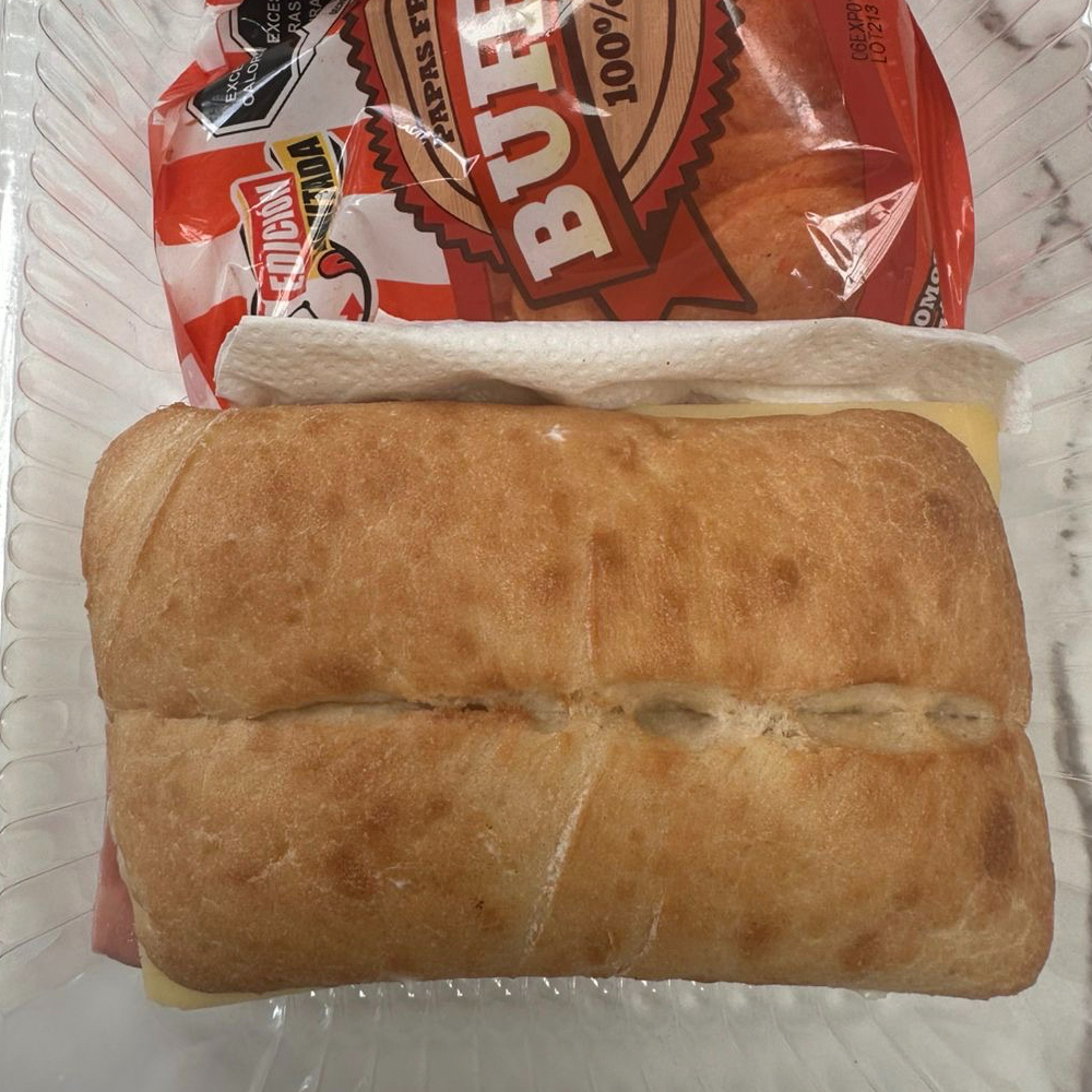 Chapata de carnes frías y queso manchego