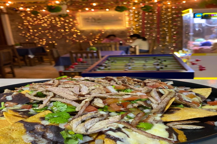 NACHOS DE CARNE AHUMADA