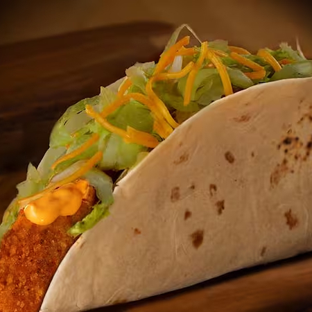 Steak de frango, queijo prato, cheddar, cebola caramelizada servidos em uma tortilla taco soft chapeada, boom deeeeemais !!!!!!!!!!!!!!!!!!!!!