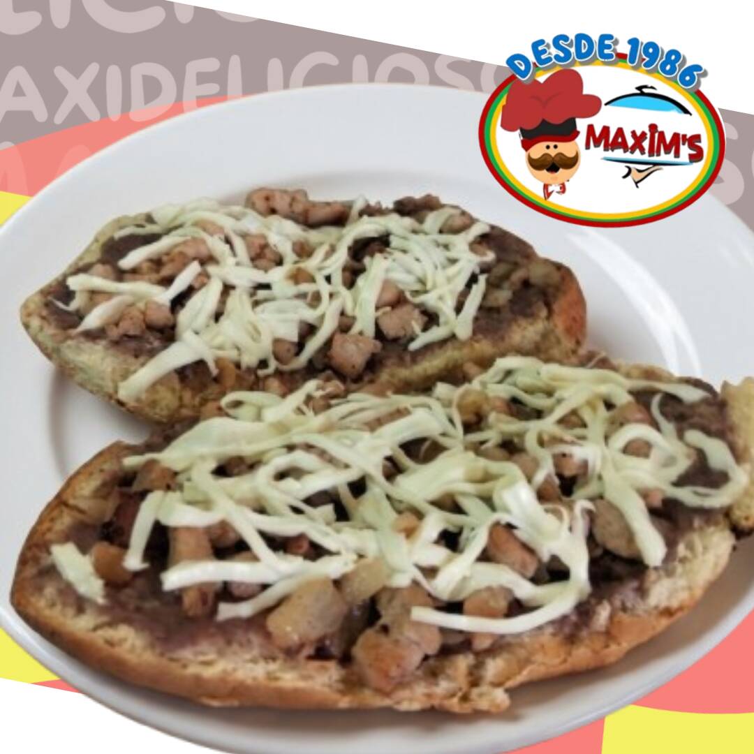 MOLLETES CON CARNE ASADA