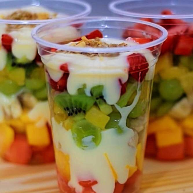 2 frutas e ate 4 complementos