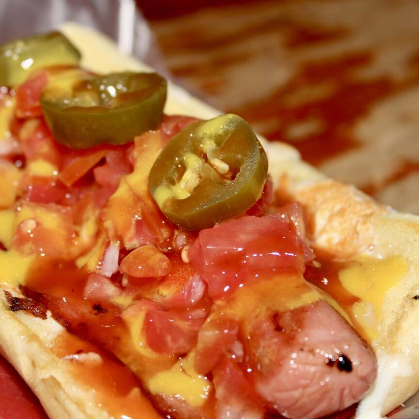 HOT DOG CON QUESO
