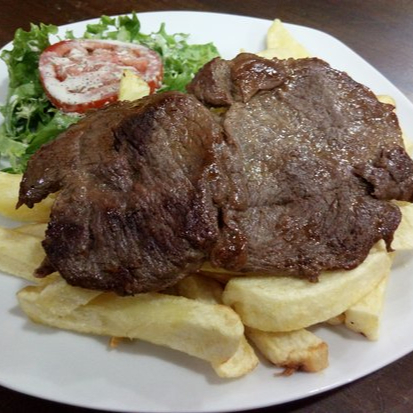 Bistec con Papas Fritas