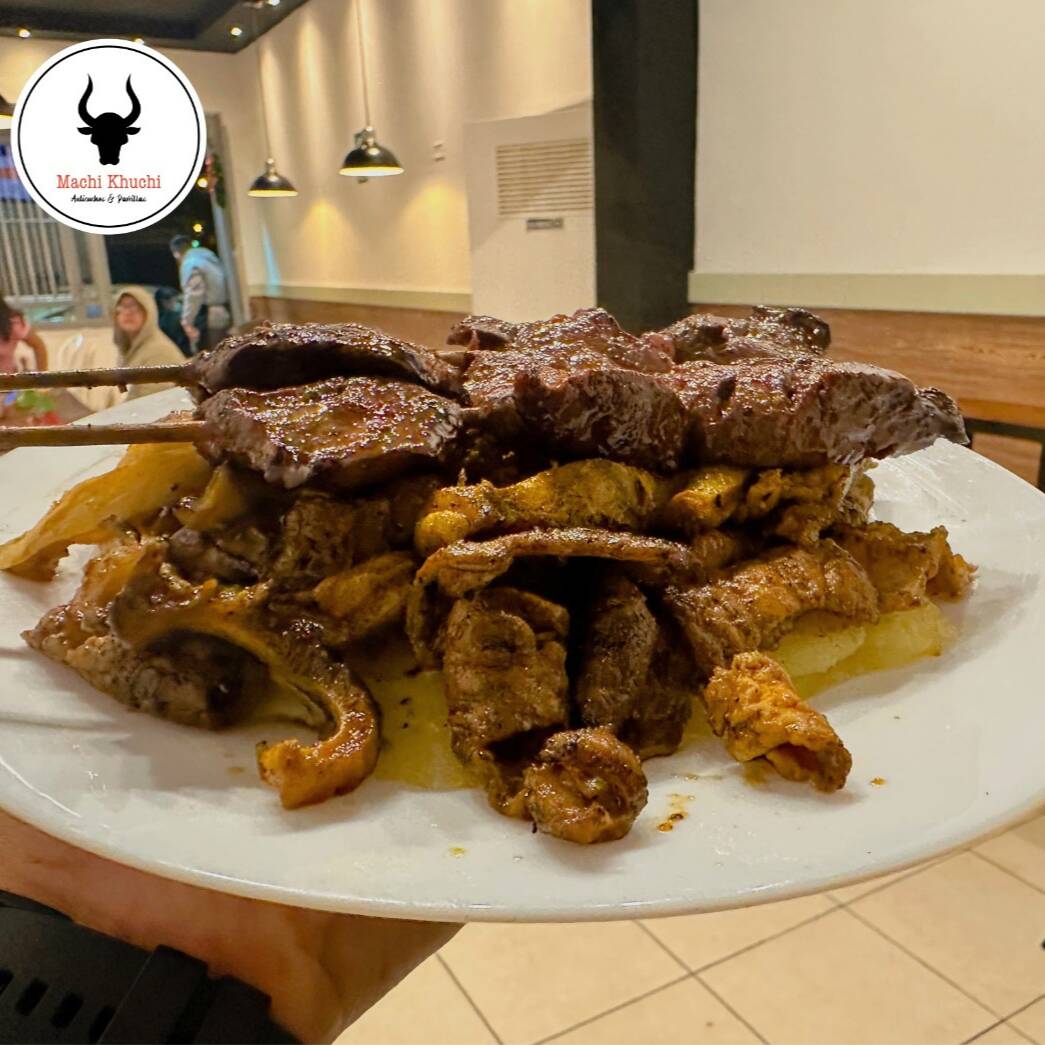 2 Palitos de Anticucho, Pancita y Rachi