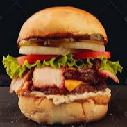Pão c Gergilin Artesanal 400g selado com molho da casa, 3 CARNES DE HAMBURGUER, 2 OVOS, BACON, ANEIS DE CEBOLA, CHEDDAR BATATA PALHA ,MILHO ALFACE E TOMATE + refri 1l