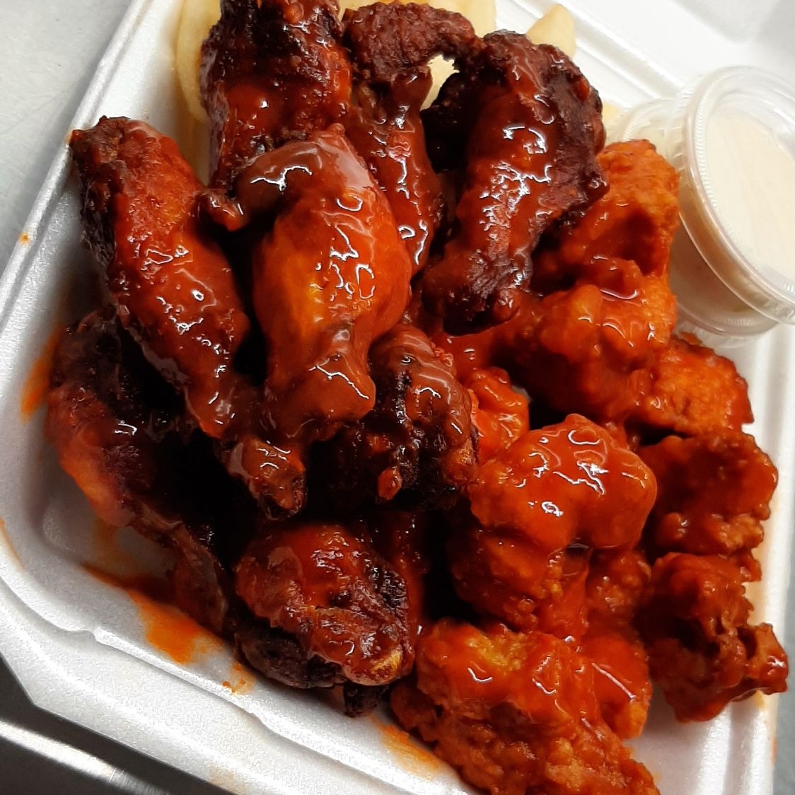 Alitas + Boneles