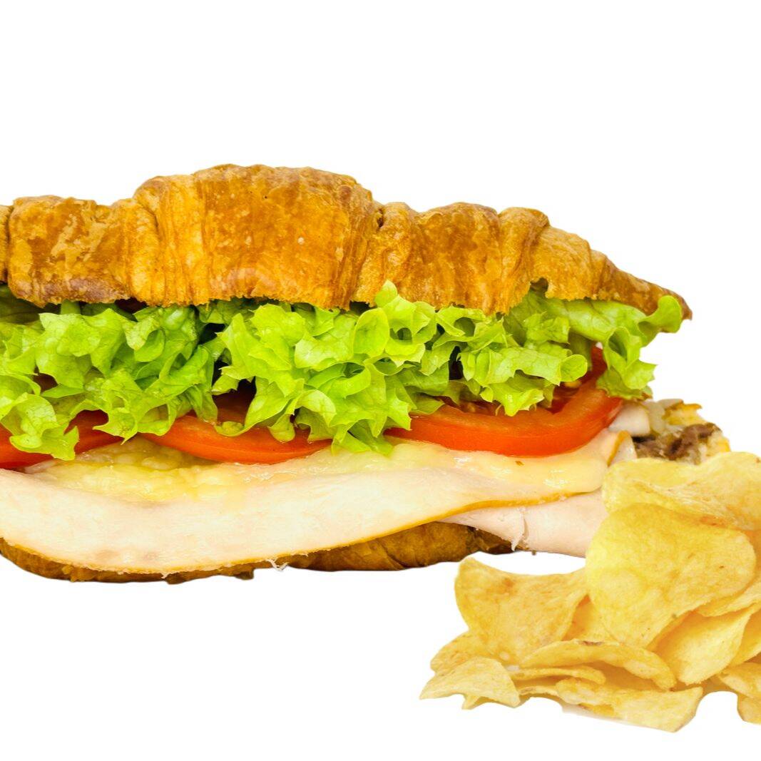 Croissant de Jamón de Pavo con Papas