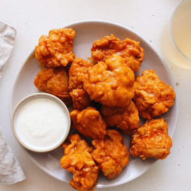 Boneless Buffalo 8 Piezas con Papas