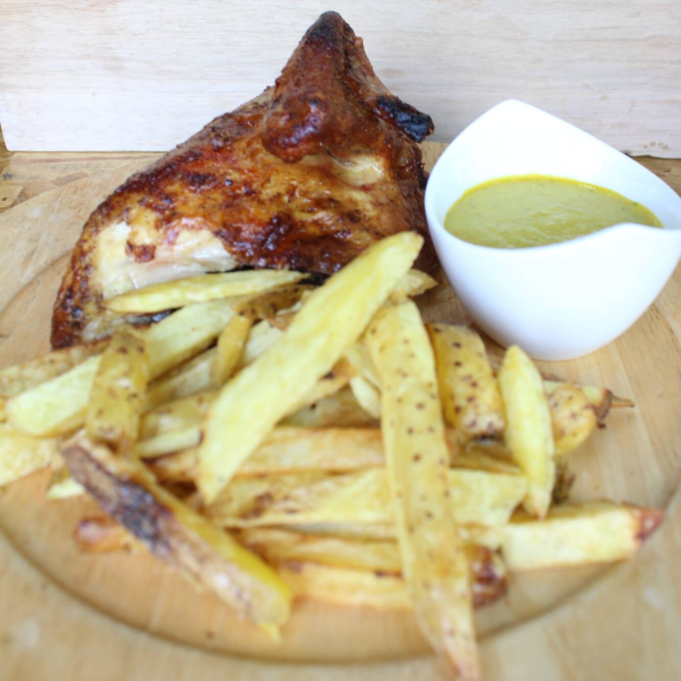 1/4 Pollo a la Brasa con Papas Fritas