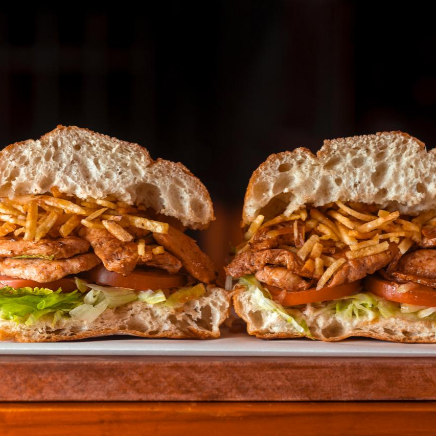 Sándwich Clásico de Pollo Grande