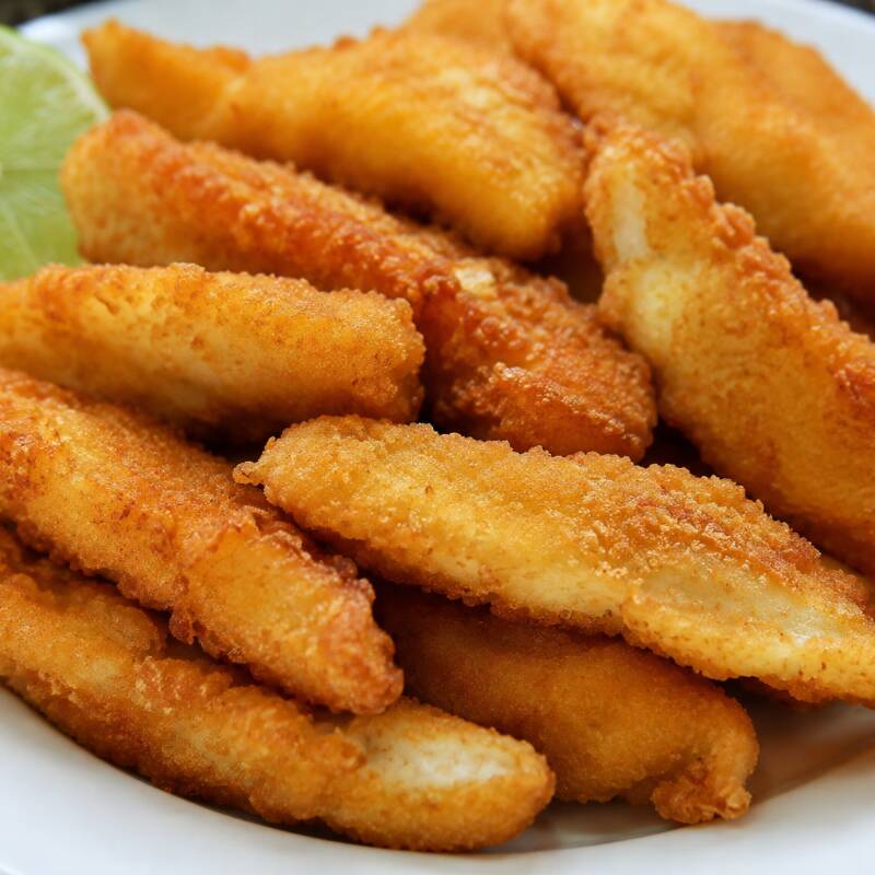 Descubra o sabor do nosso linguado suculento, com carne branca e um toque especial do nosso exclusivo blend de temperos caseiros. Pesamos 400g de peixe antes do preparo. Escolha até 3 acompanhamentos.