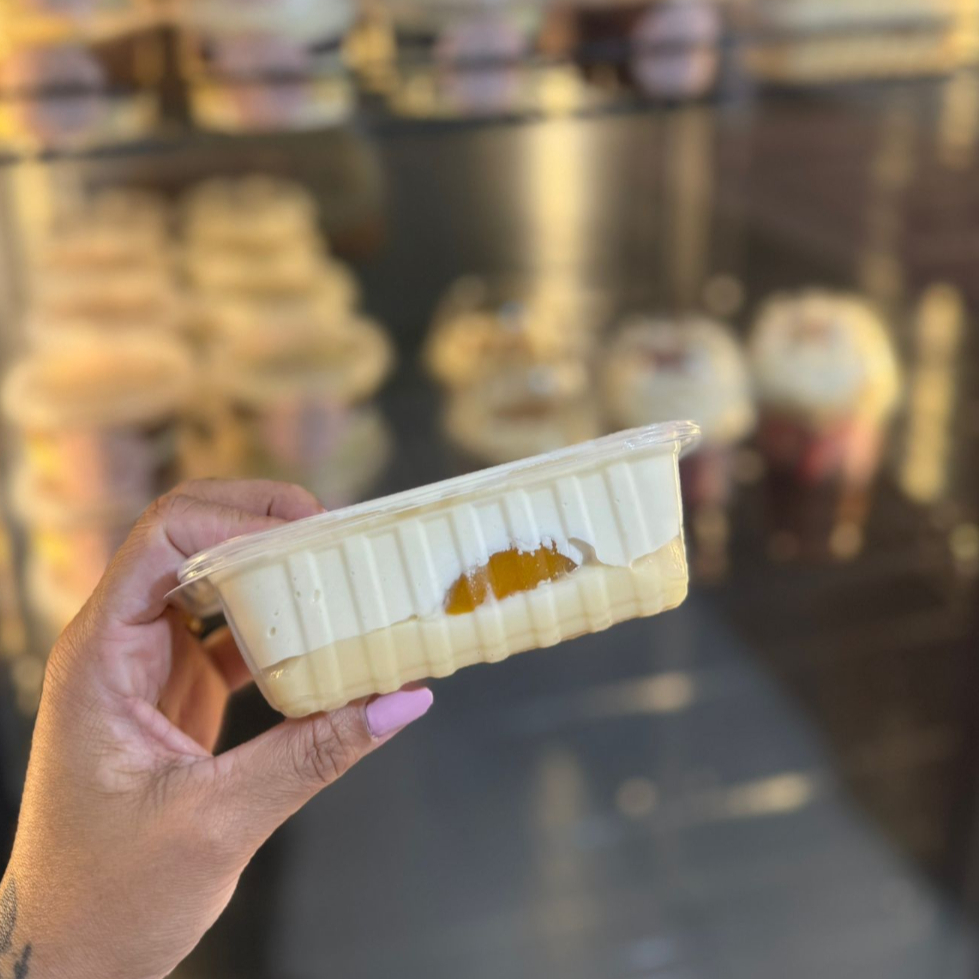 Mousse de Ninho, pêssego e brigadeiro de Ninho. (250ml)