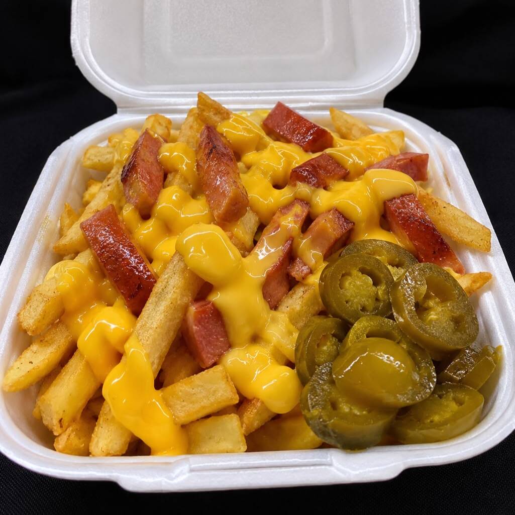 Salchipapas con Queso