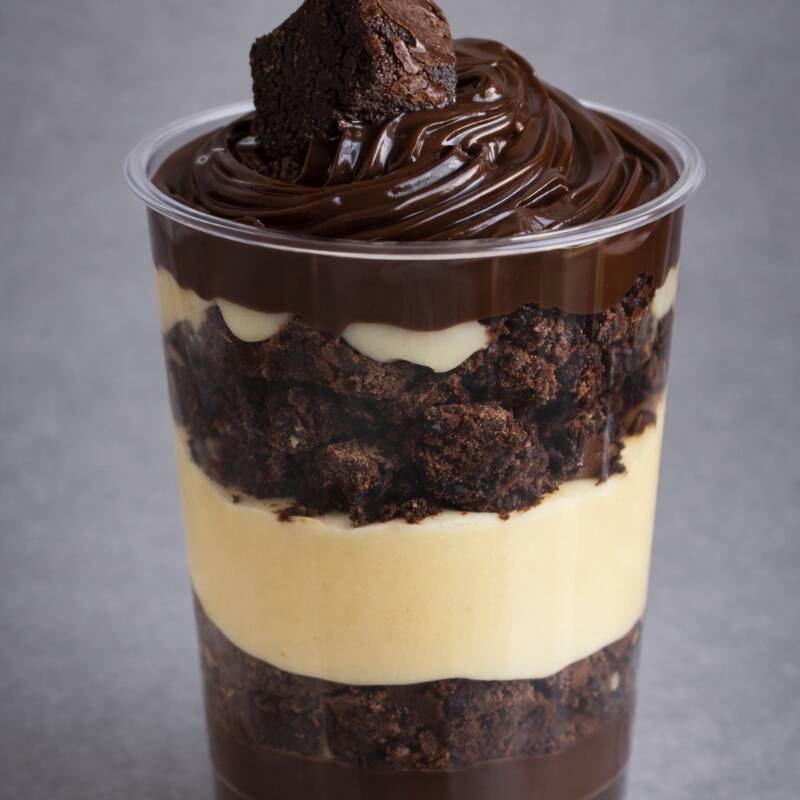 Brigadeiro cremoso delicioso,creme de ninho e brownie