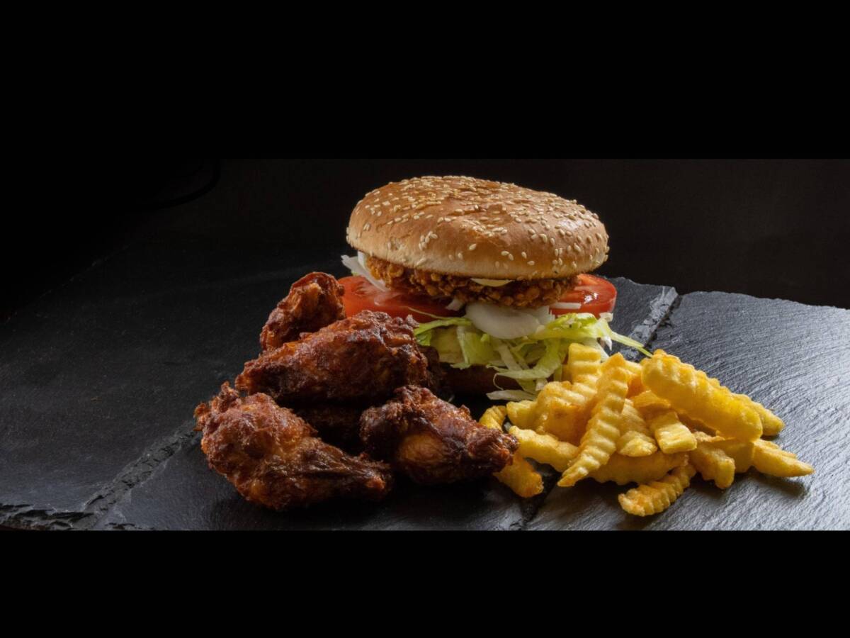 Legba Wings & Burger