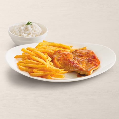 Delicioso filé de frango acompanhado de arroz e fritas.