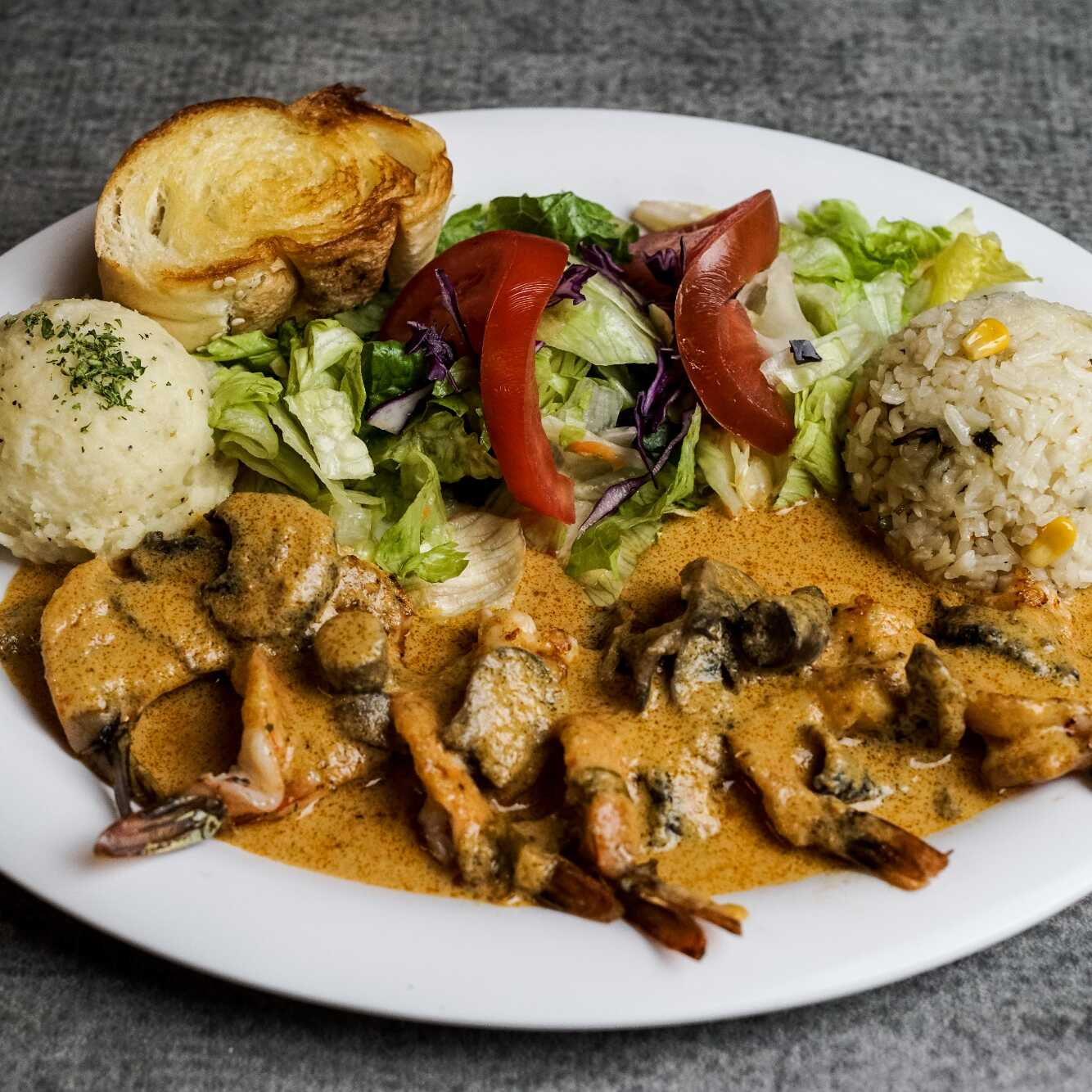 Camarones en Crema de Champiñón