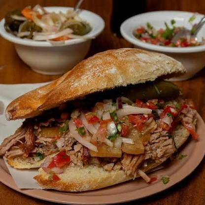 Lonche de Carnitas