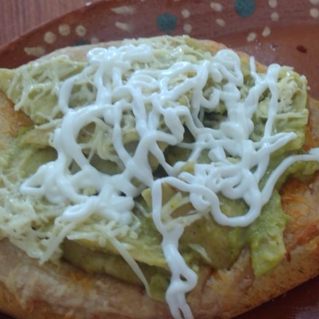 Molletes con Chilquiles