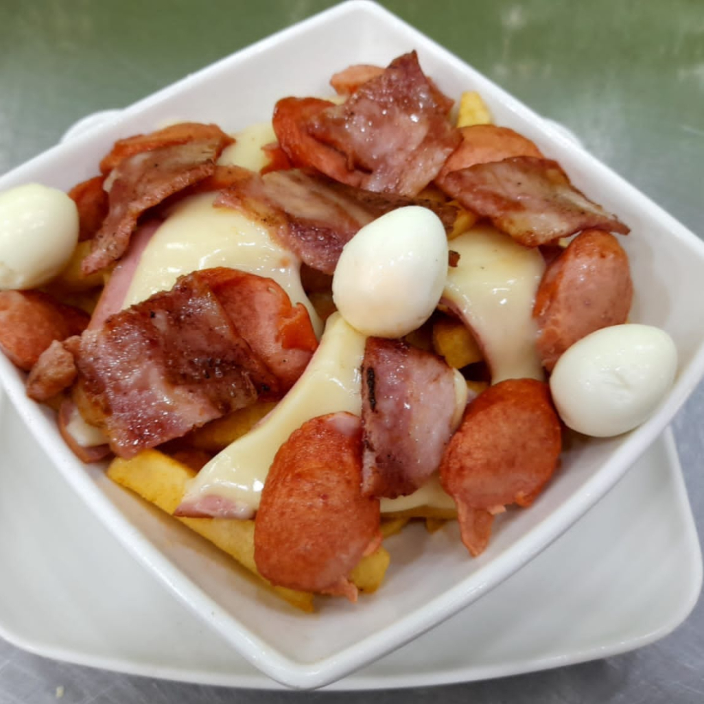 Salchipapa Americano