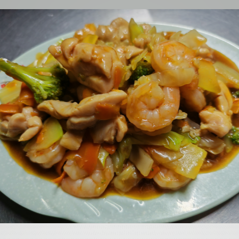 48 - Chop Suey con Pollo y Camarón