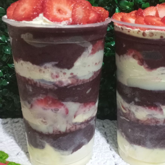 Dê asas à sua criatividade e monte o seu Copo Açaí de 500ml exatamente ao seu gosto com 4 adicional gratis!! Aproveite a oportunidade para experimentar o melhor açaí da região, preparado com todo o cuidado e paixão que você merece.