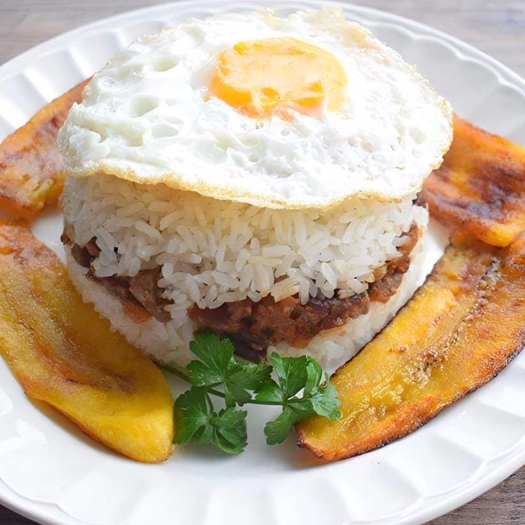 Arroz Tapado A Lo Pobre + Bebida Del Día
