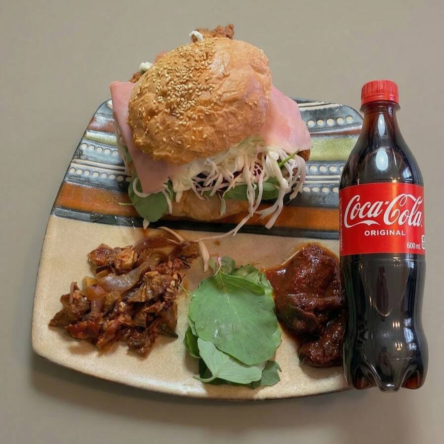 Cemita Doble-Milanesa Pollo, Puerco y Refresco