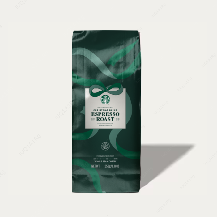 Café torra escura elaborado com café de Sumatra envelhecido, grãos secos ao sol da África Oriental e café da Costa Rica. Cada gole apresenta sabores de especiarias quentes, baunilha defumada e doçura de ameixa.