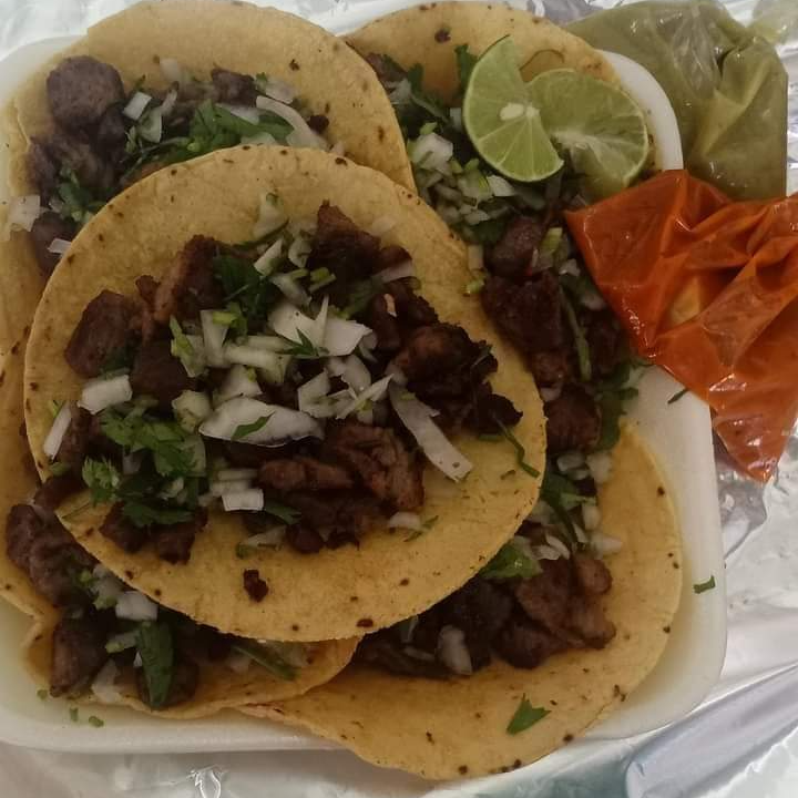 Gringa de pastor y Parrillada de pastor