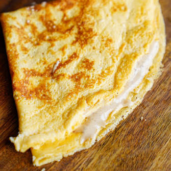 Crepa de Queso Mozzarella con Aderezo