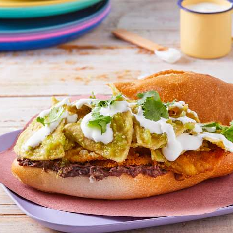 Torta de chilaquiles + cafe